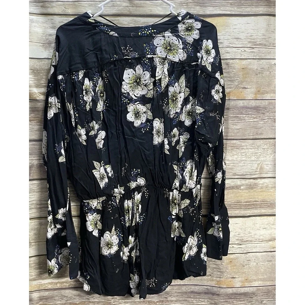 Free People Small Tuscan Dreams Floral long flared sleeve wrap‎ tunic Shirt